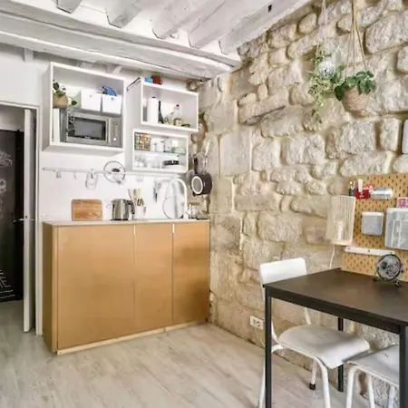 Charming In Center Of Apartment